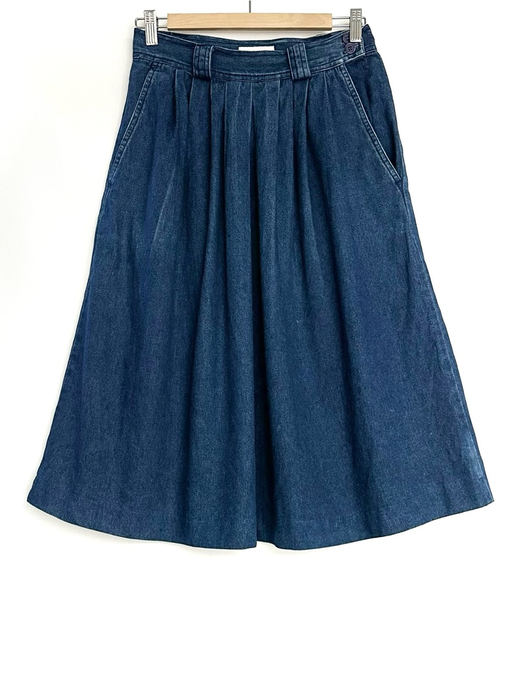 TABI ✨Firm$Drop 
Denim pleated Skirt